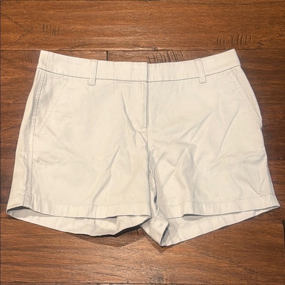 NWT! Size 8 J. Crew Gray Bermuda Shorts Classic Cotton Style - Picture 2 of 8